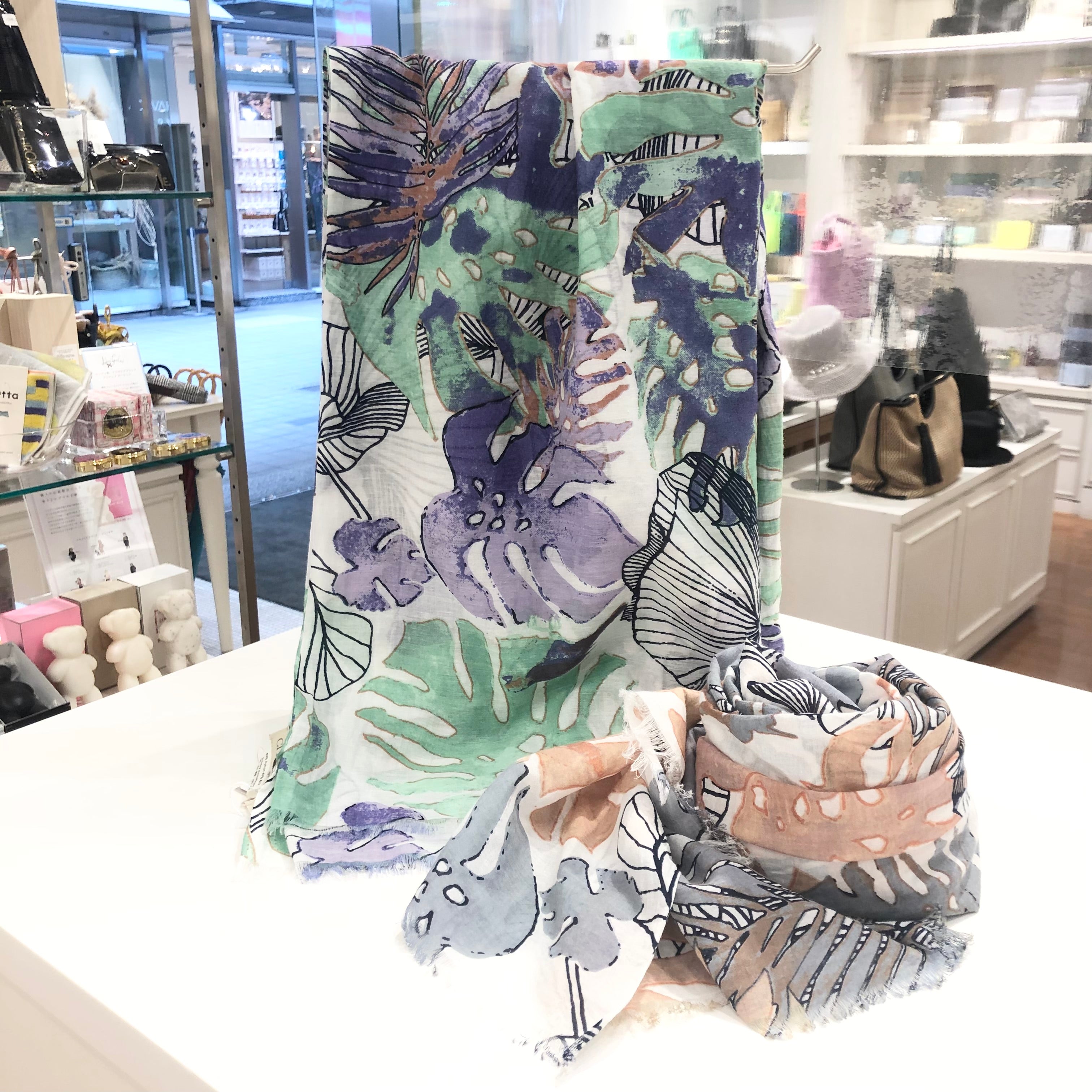 おすすめのストールをご紹介　新宿ミロード店