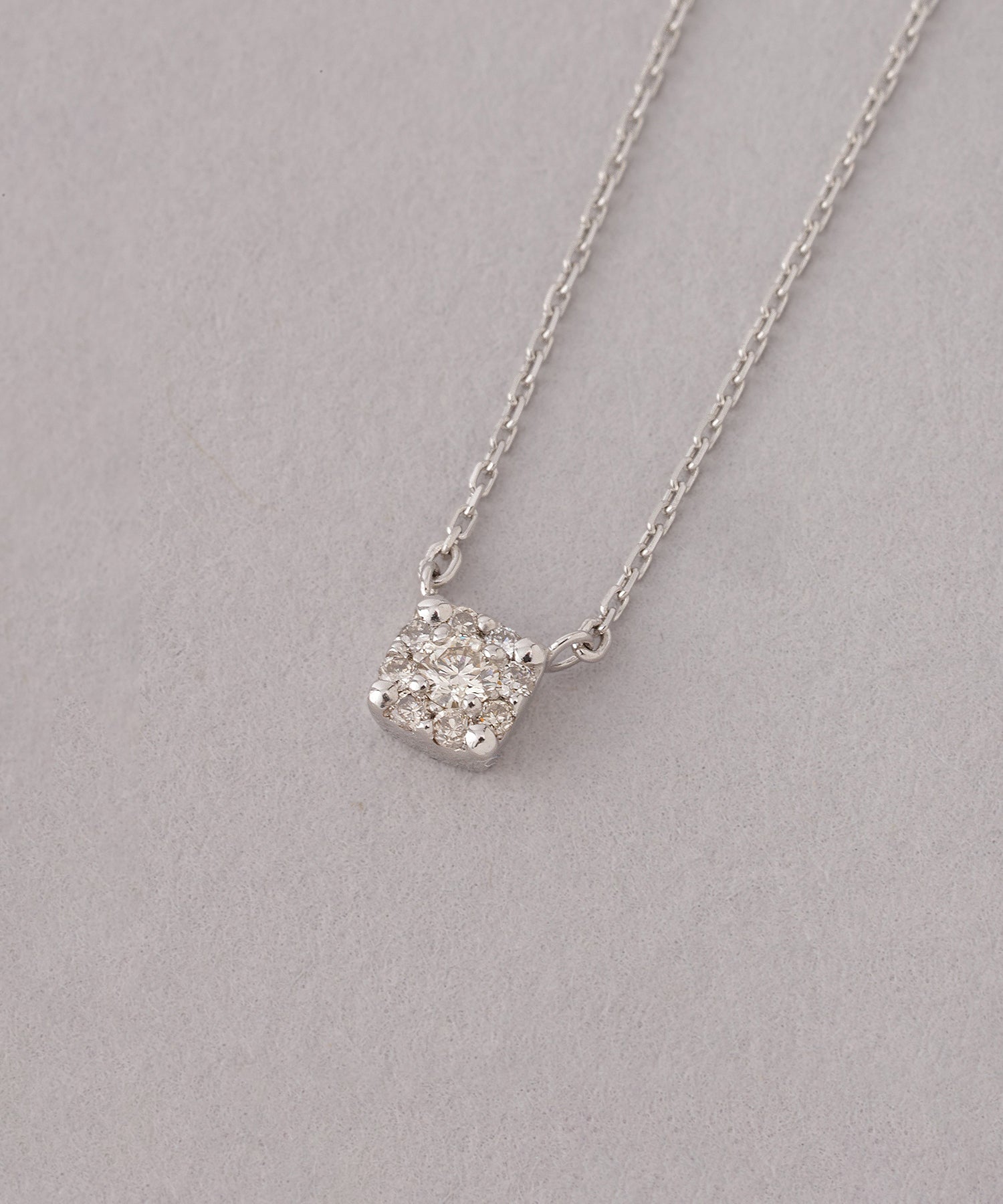 ネックレス 　プラチナダイヤ　レクタングル　ヨコ