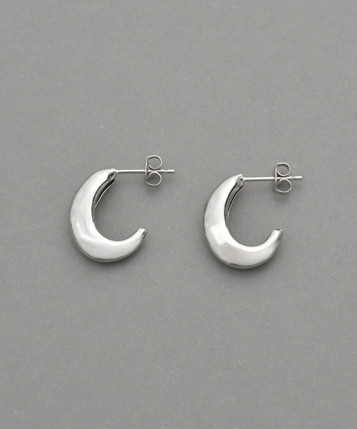 ピアス　EMCUS/エムカス　2082