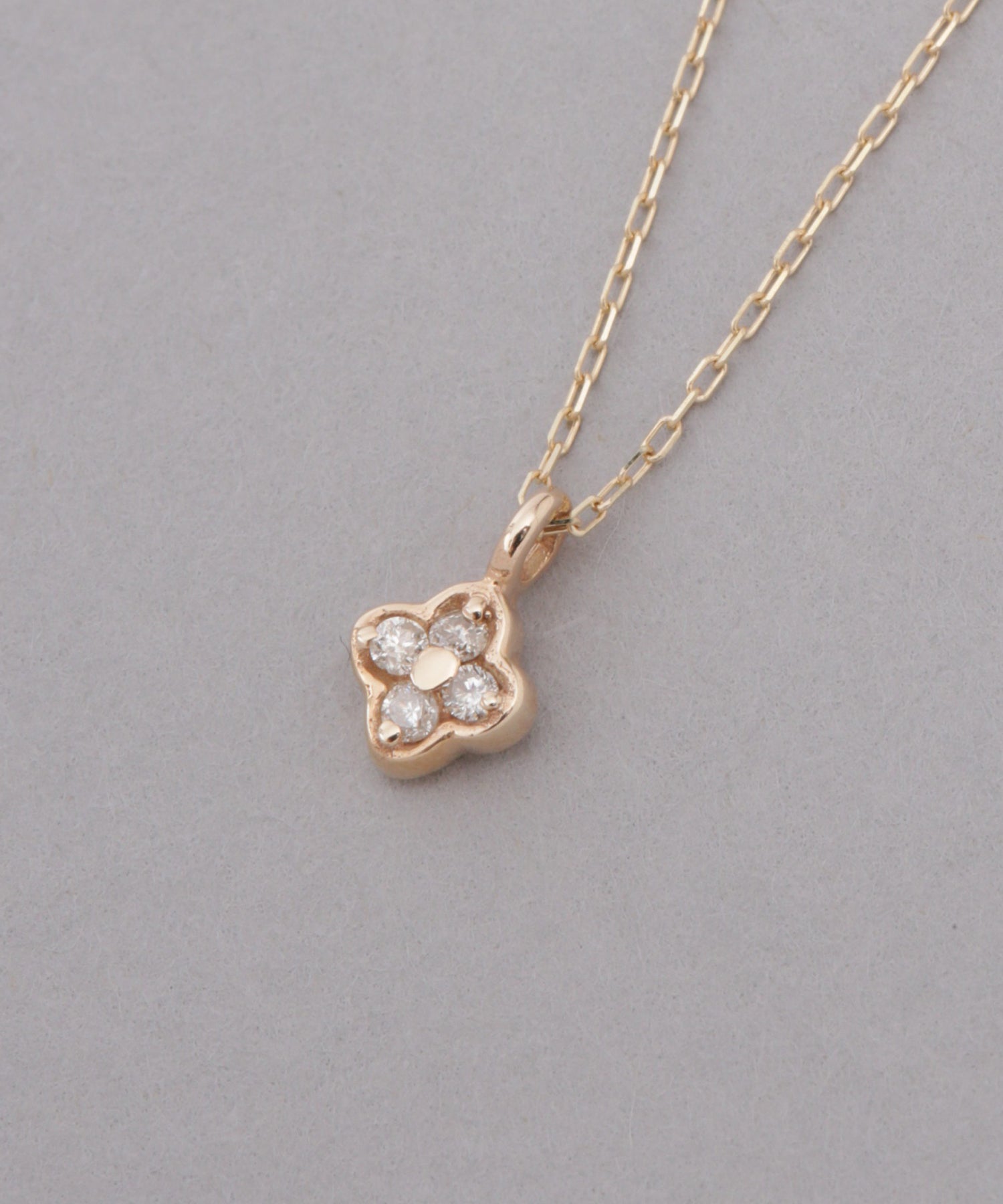 ネックレス　フラワーダイヤ  イエローゴールド