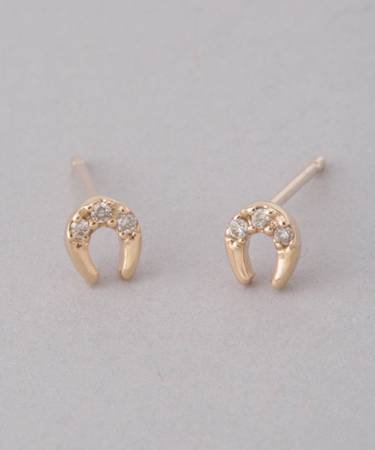 ピアス　馬蹄ダイヤ イエローゴールド