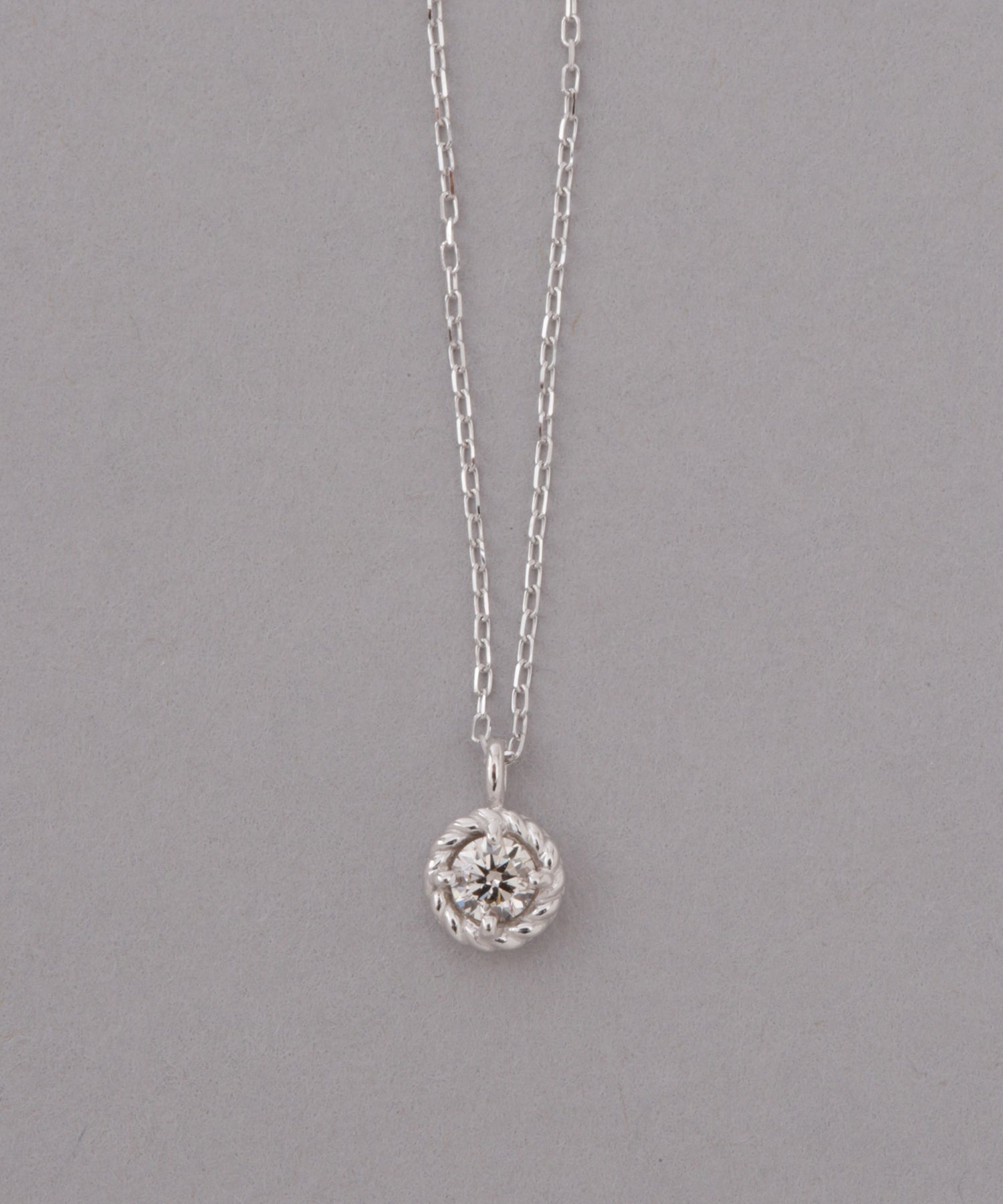 ネックレス　スロープダイヤ  ホワイトゴールド