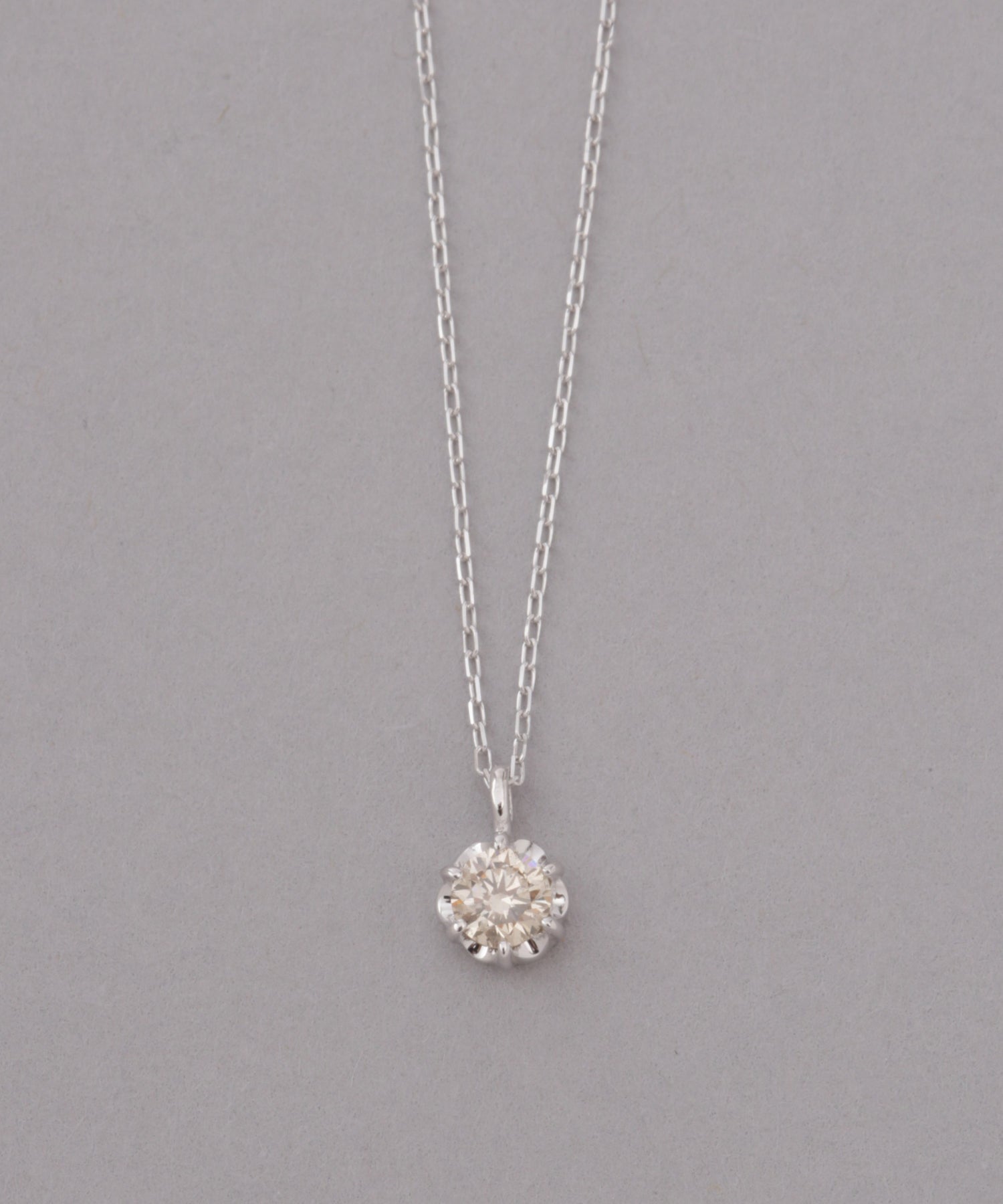 ネックレス　6本爪ダイヤ ホワイトゴールド