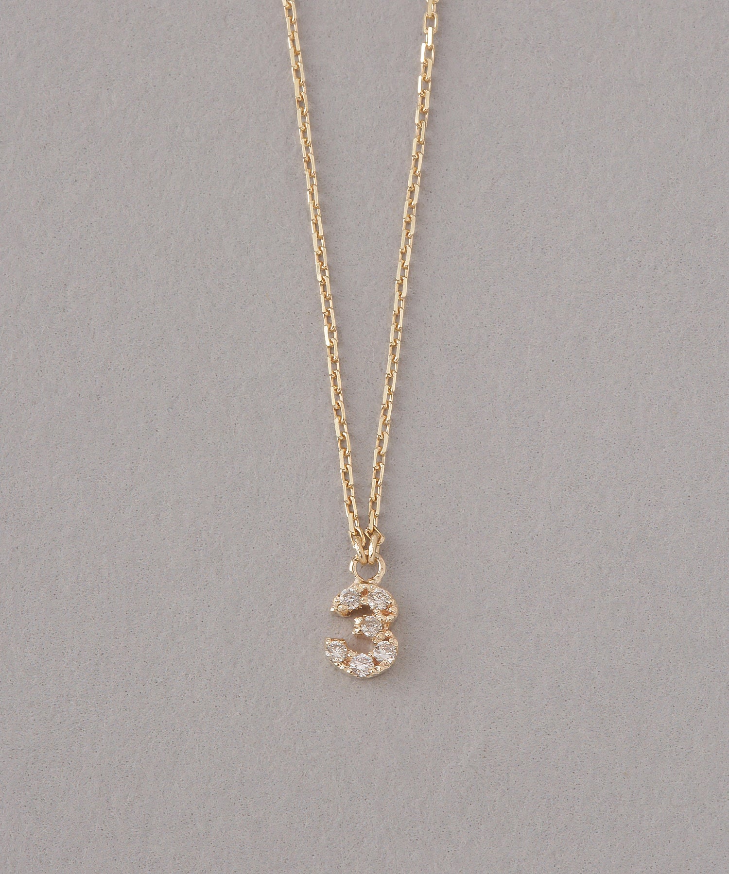 ネックレス　ナンバーダイヤ　３