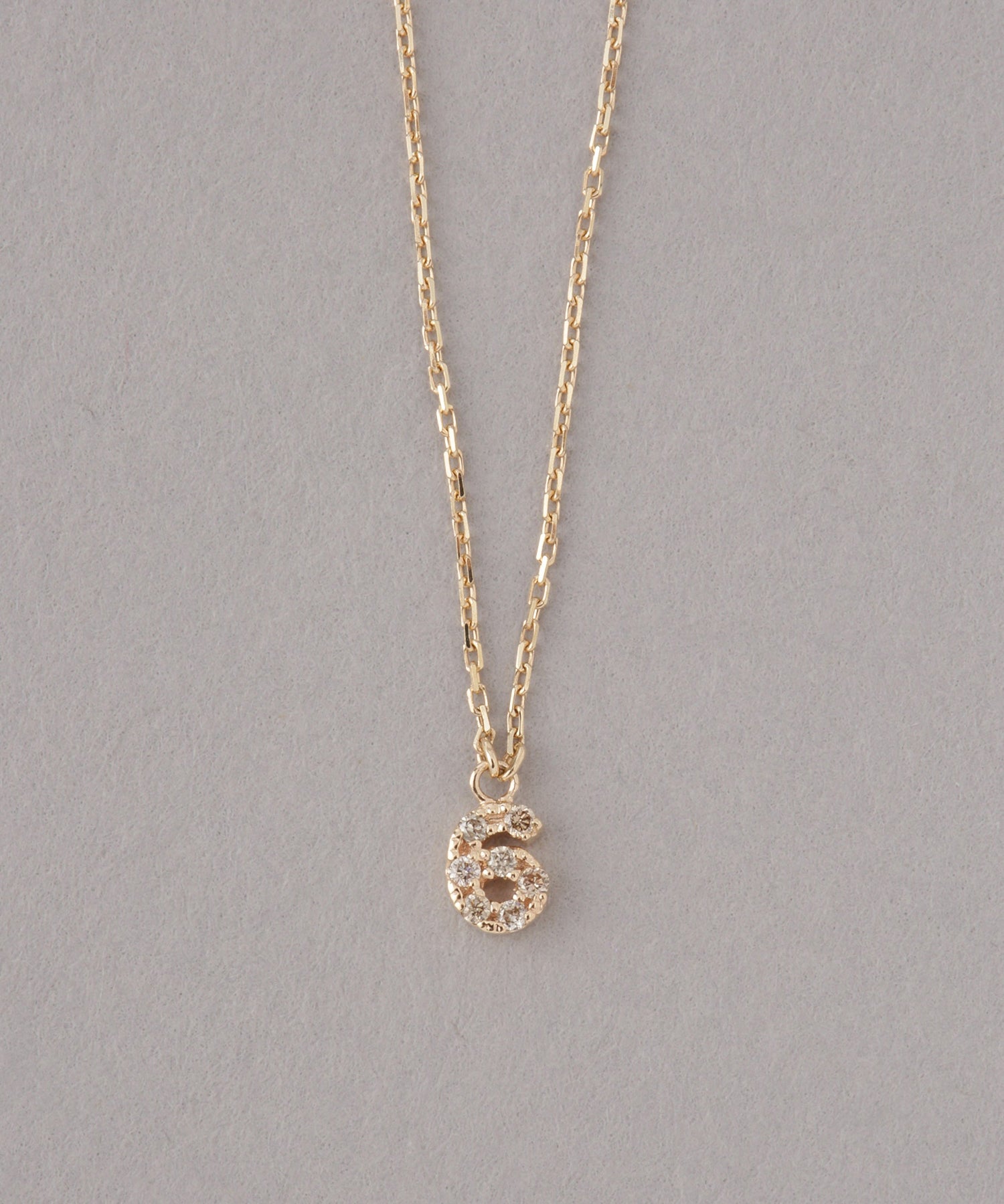 ネックレス　ナンバーダイヤ　６