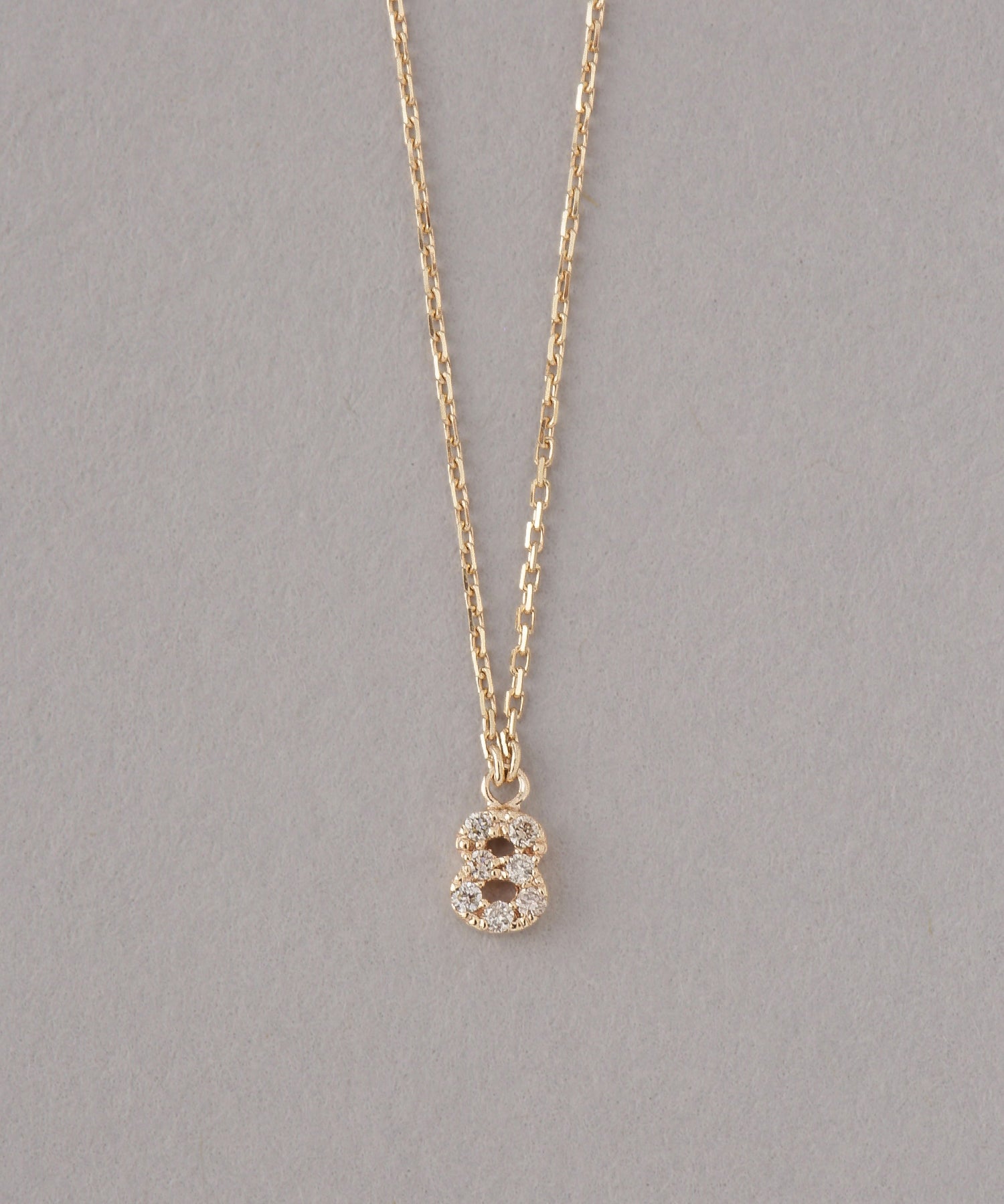 ネックレス　ナンバーダイヤ　８