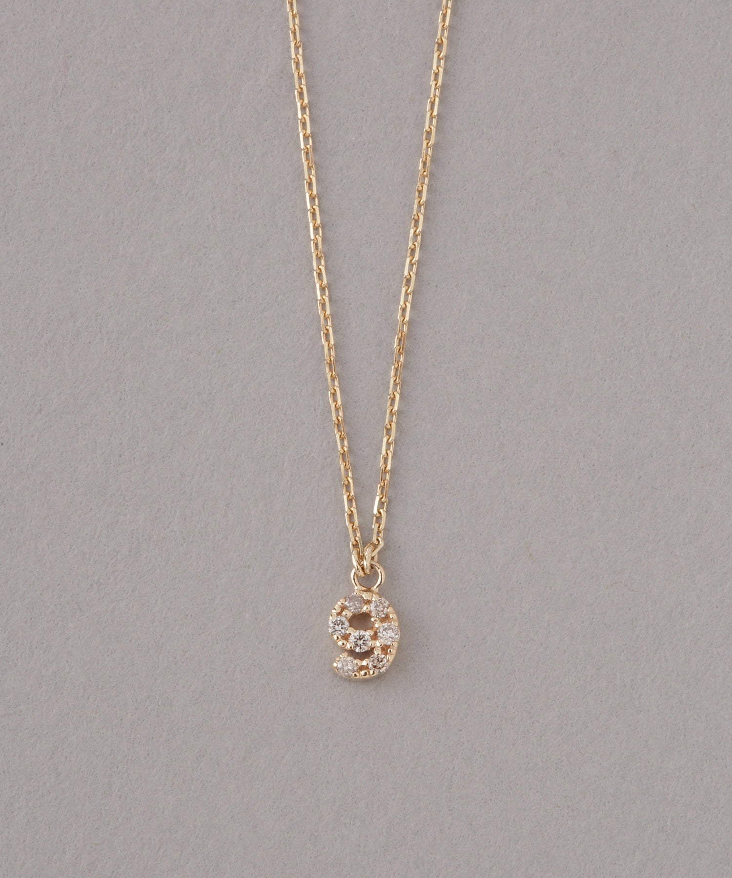 ネックレス　ナンバーダイヤ　９