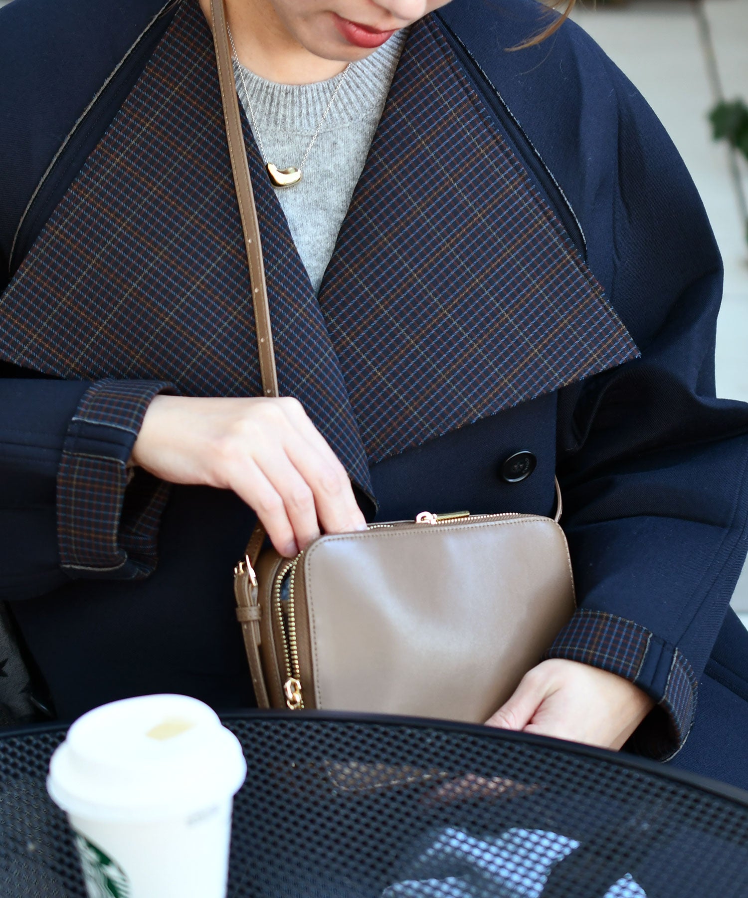 ショルダーバッグ　ボックスムース