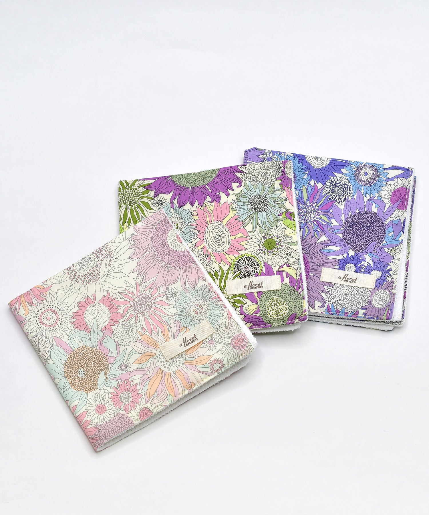 ハンドタオル　LIBERTY. リバティ　Ｈスモールスザンナ