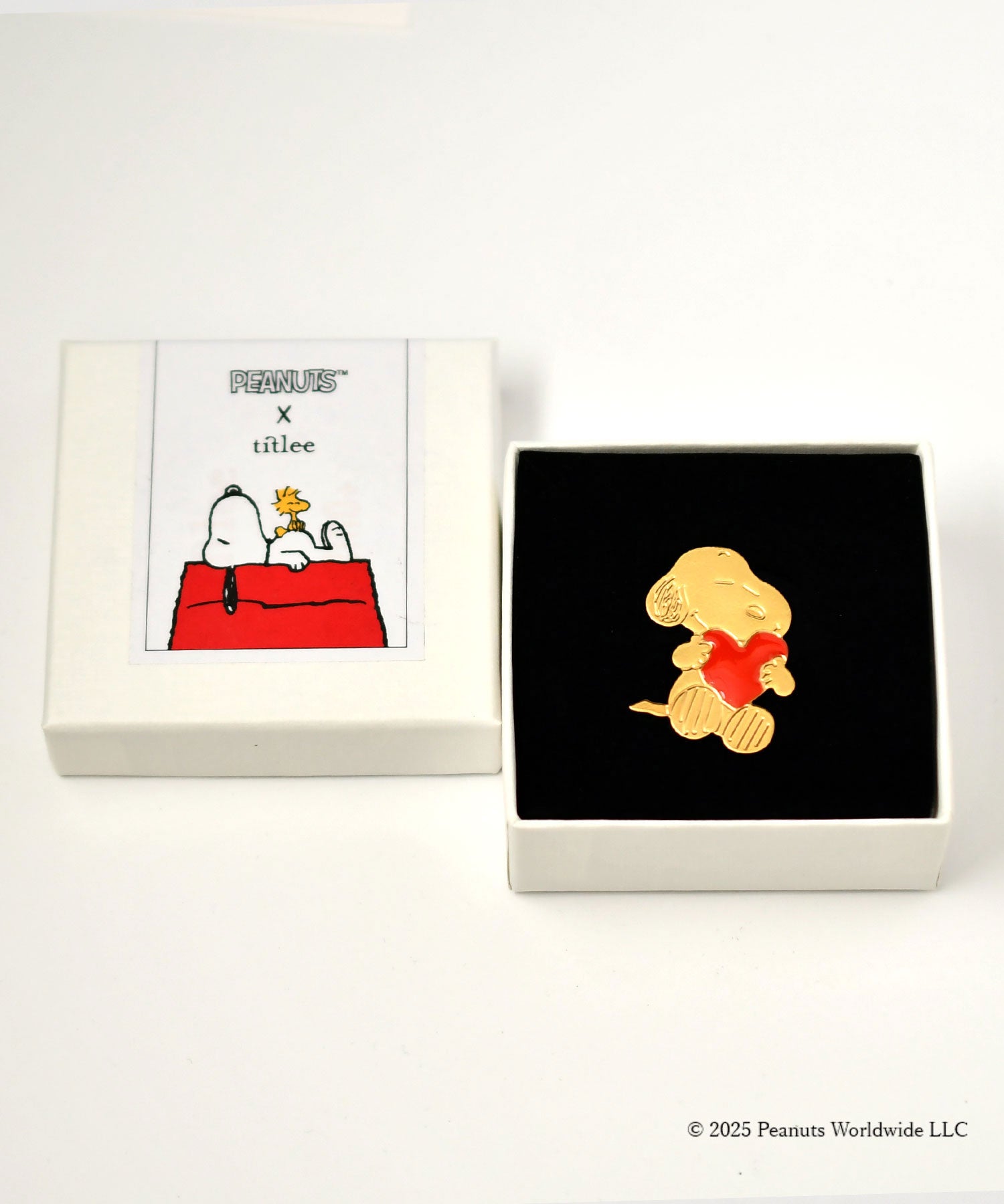 ピンバッジ　PEANUTS×titlee スヌーピー2