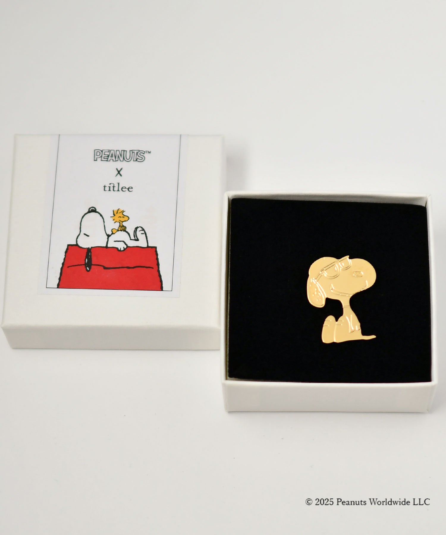 ピンバッジ　PEANUTS×titlee  スヌーピー8