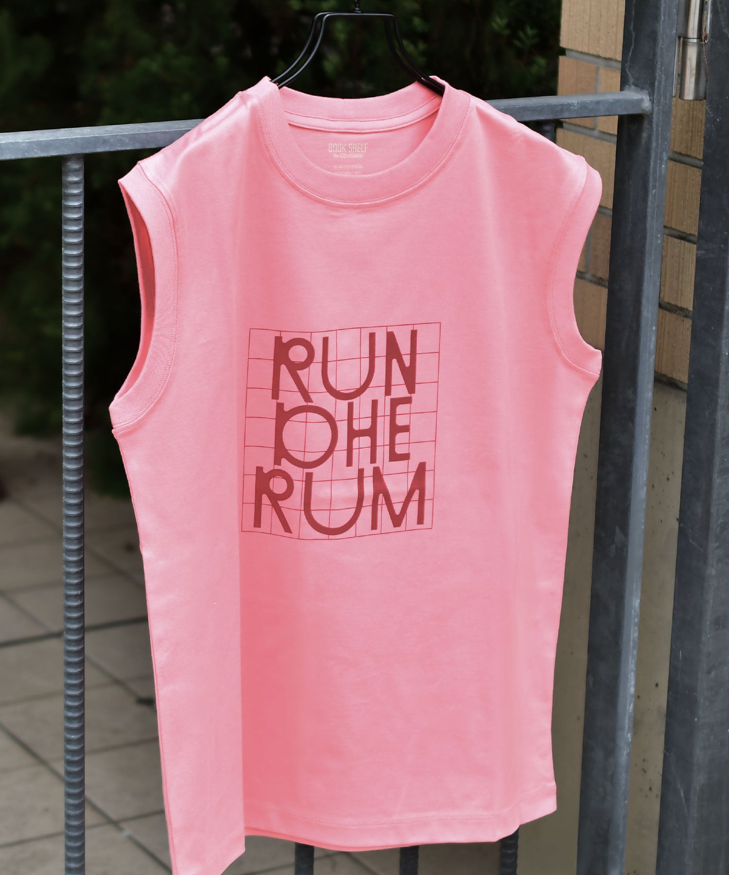 ノースリーブＴシャツ　BOOK SHELF　RUN