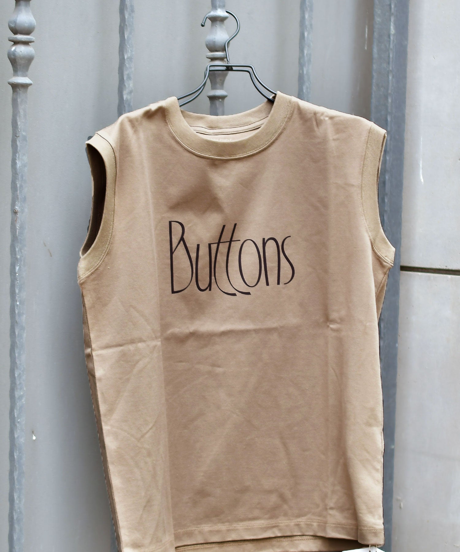 ノースリーブＴシャツ　BOOK SHELF　BUTTONS