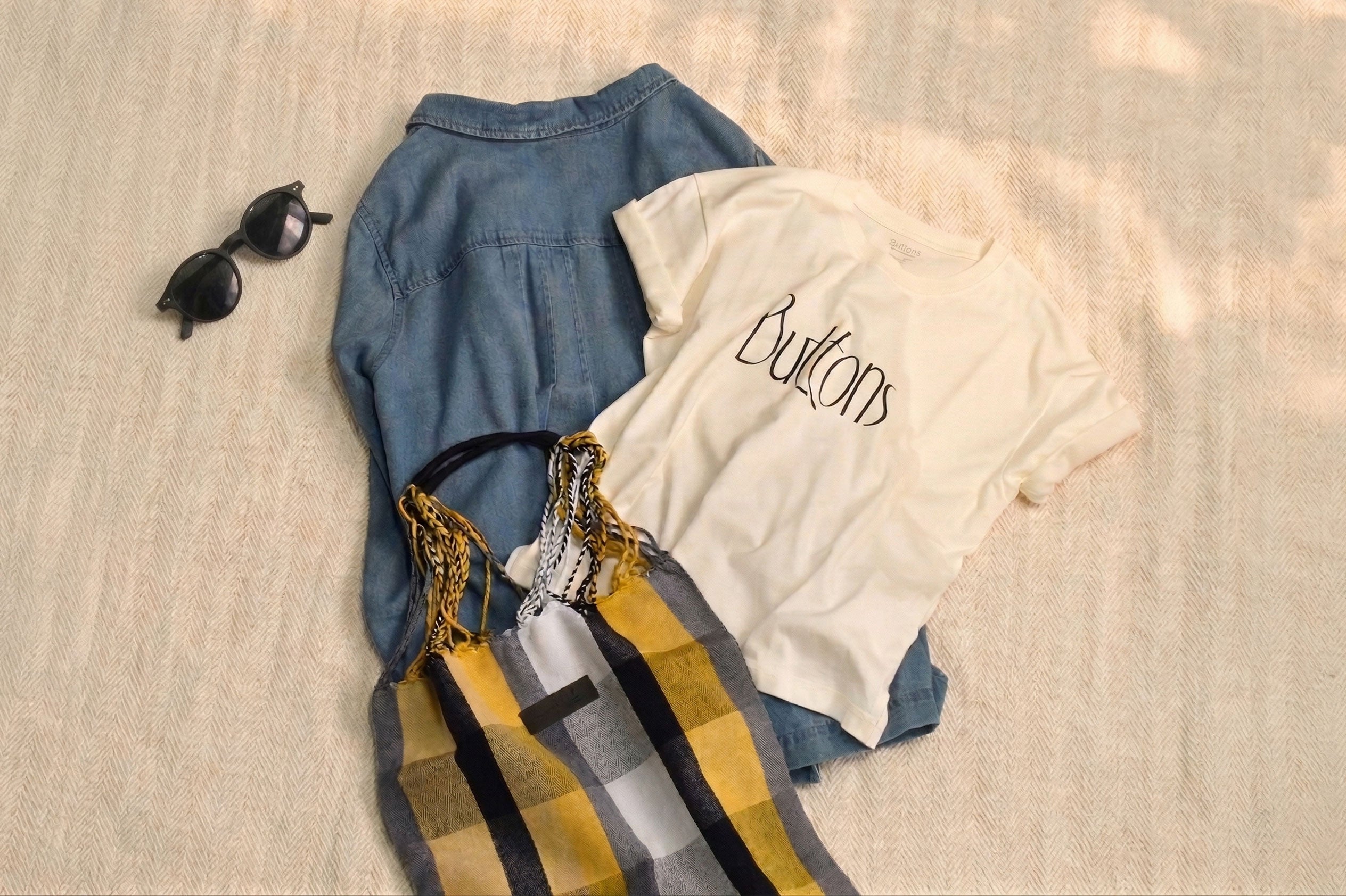 Ｔシャツ　BOOK SHELF　BUTTONS