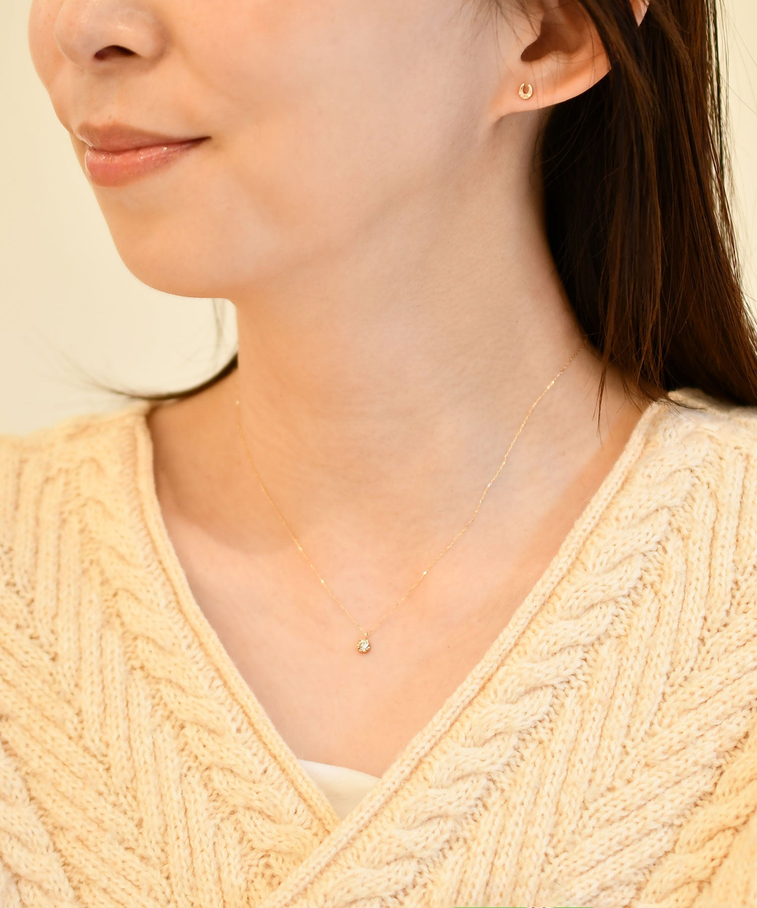 ネックレス　6本爪ダイヤ  イエローゴールド