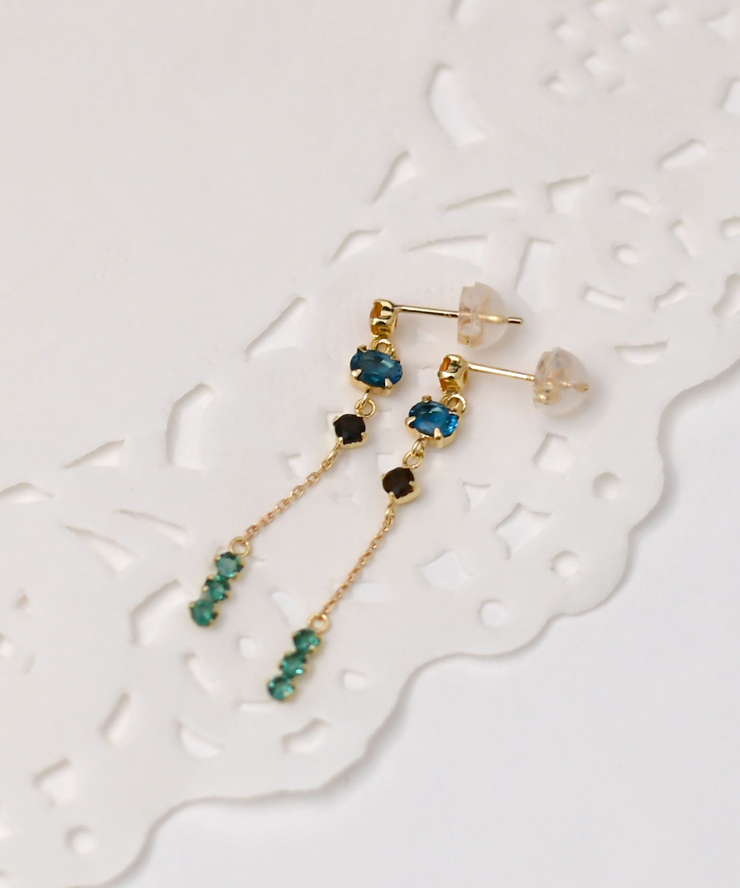 ピアス　デコレーション　ロンドンブルートパーズ