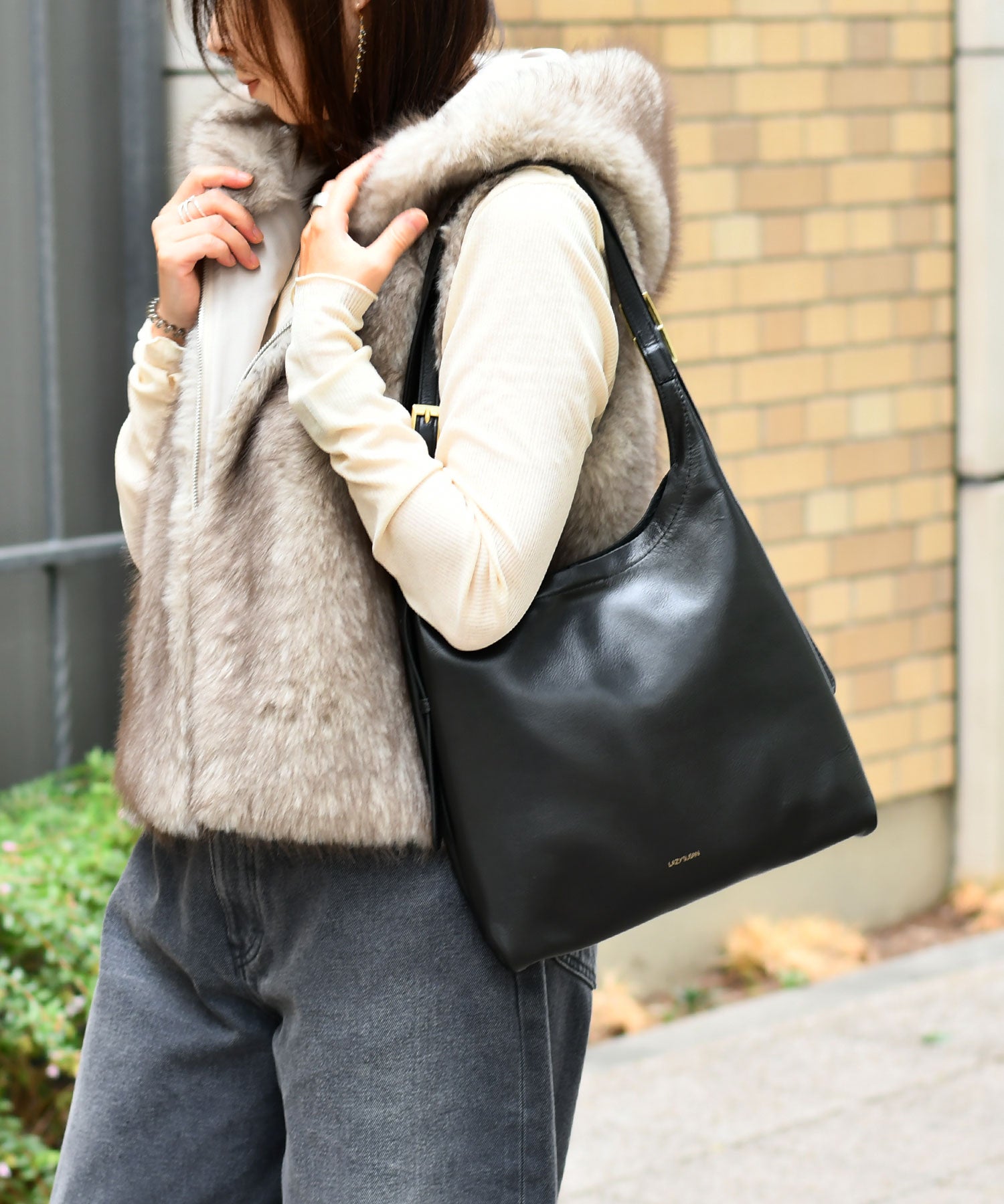 ショルダーバッグの商品一覧 - LAZY SUSAN（レイジースーザン