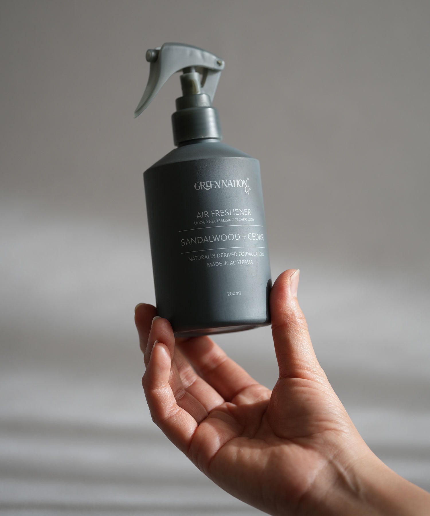 GREEN NATION life　エアフレッシュナー200ml　サンダルウッド＋シダー